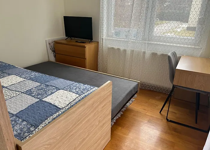 Quiet Enclave Near The Airport Breslau