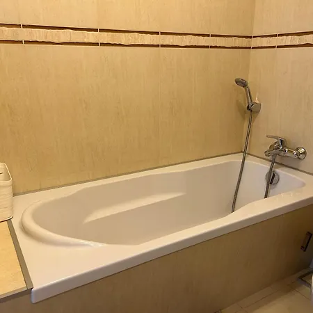 Quiet Enclave Near The Airport * Βρότσλαβ